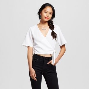 BLACK SHORT SLEEVE WRAP TOP